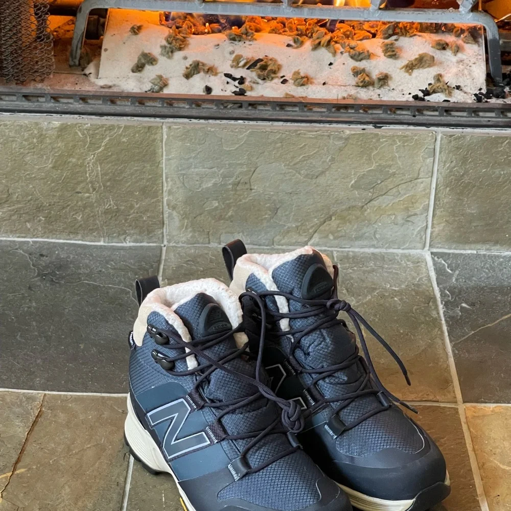 NEW BALANCE WINTER HIKING BOOT IN NAVY - Picture 4 of 16